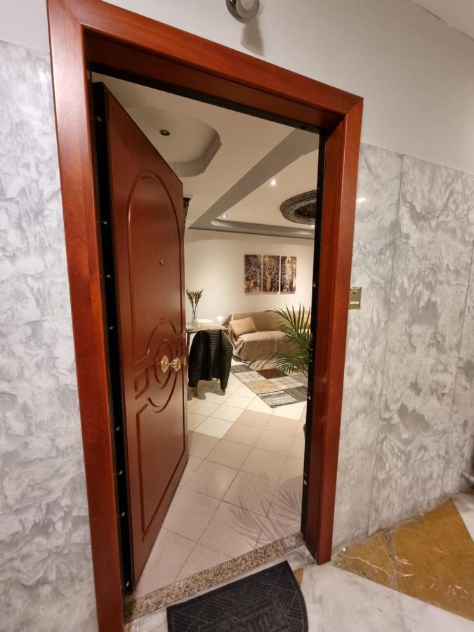 Arman Group Apartment เอเธนส์ ภายนอก รูปภาพ